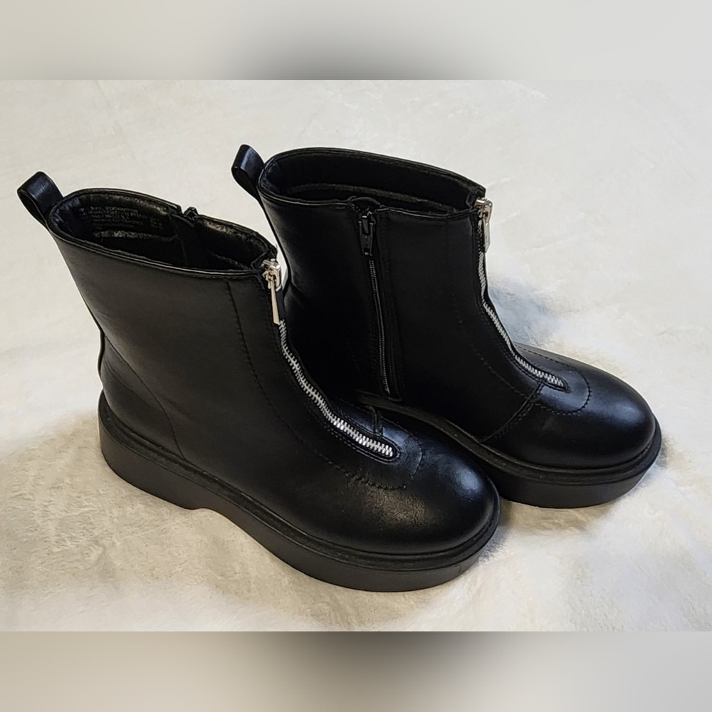 Portland Boot Company Black Lug Sole Ankle‎ Boots for Women, Size 7, EUC